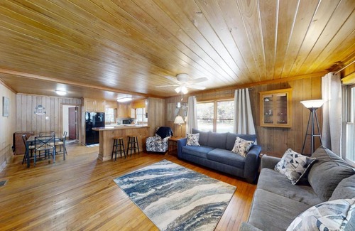 Murrells Inlet Casa | The Little Brick Cottage