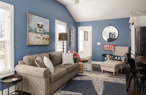 South Haven Cabaña | The Little Haven: Charming 2 bedroom beach cottage in South Haven!