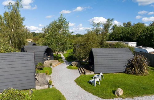 York Alquiler De RV | Yurt-Baño compartido