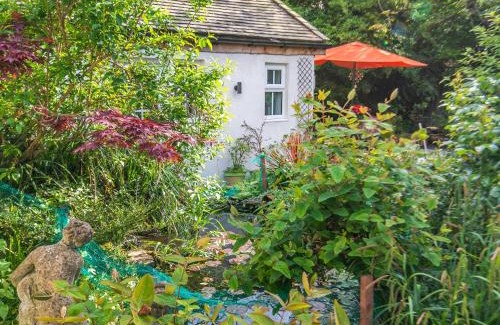 Hull Casa | The Little House In Hull