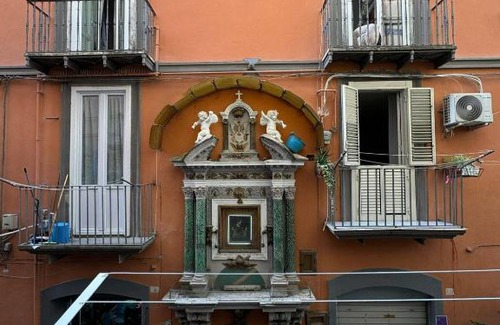 Chiaia Casa | The Little House in Napoli