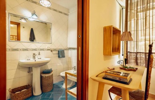 Chiaia Casa | The Little House in Napoli