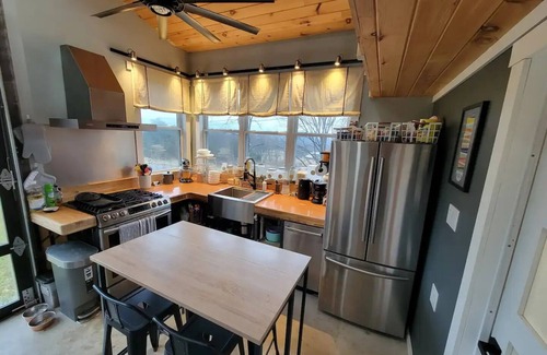 Farrandsville Casa | The Little House in the Garage