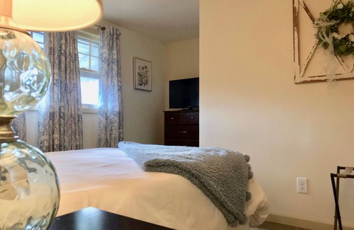 Niagara Falls Casa | The Little Italy of Niagara Falls Bed & Breakfast