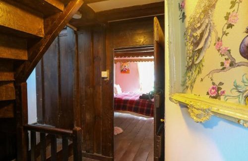 Machynlleth Casa | The Little Laura Ashley House