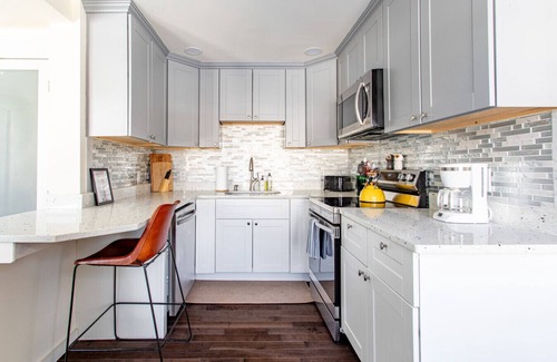 Livingston Manor Apartamento | NEW: In-town home w/ fire-pit in Livingston Manor