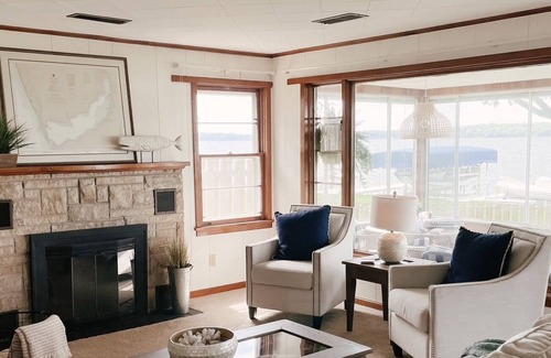 Whitehall Casa | The Little Pearl on White Lake…a perfect get away!