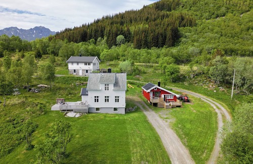 Barstrand Cabina | The Little Red Cabin Lofoten