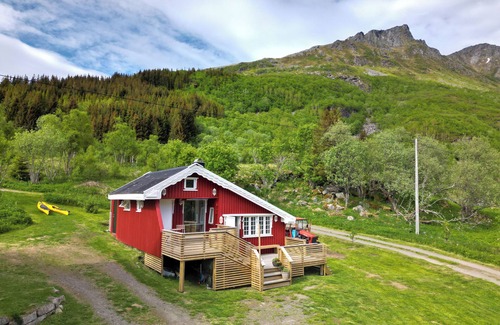 Barstrand Cabina | The Little Red Cabin Lofoten