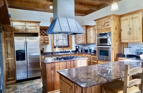 Heber Springs Chalet De Esquí | The Little Red River Chalet on pond next to the Little Red River, Gameroom, Deck