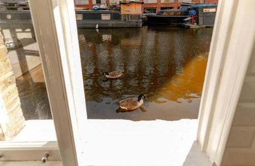 North Kensington Apartamento | The Little Venice Hideaway Studio on the Canal!