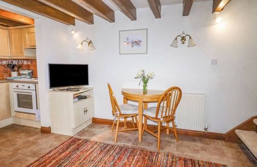 Llanferres Cabaña | La casita blanca, RUTHIN