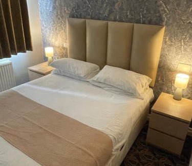 Liversedge Cama Y Desayuno | The Liversedge, 64 Leeds Road