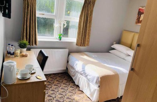 Liversedge Cama Y Desayuno | The Liversedge, 64 Leeds Road