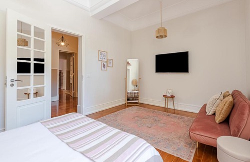 Sao Joao de Deus Casa | The Local Guest House Lisbon
