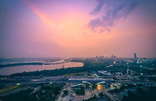 Noida Apartamento | The lockwoods Supernova spira