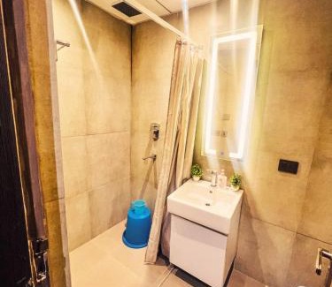 Noida Apartamento | The lockwoods Supernova spira