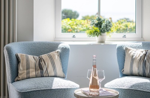 Strete Casa | The Lodge - a luxury waterside holiday home just moments from the beach