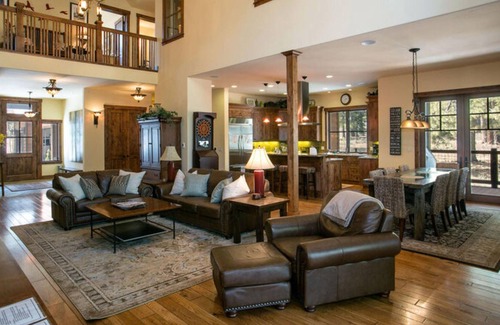 Truckee Casa | The Lodge at Gray's Crossing by Tahoe Mountain Properties