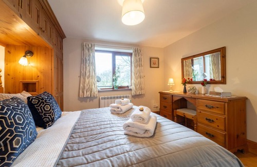 Fence Cabaña | The lodge at Horton Hall Farm