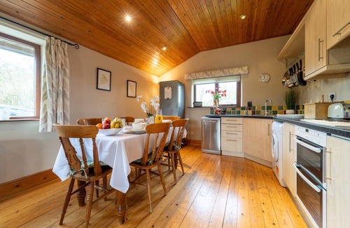 Fence Cabaña | The lodge at Horton Hall Farm