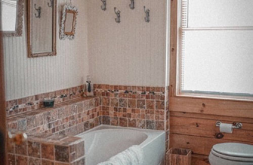 Spottswood Cabina | The Lodge at Joe Walker Hollow, privacy at its best with plenty of family space