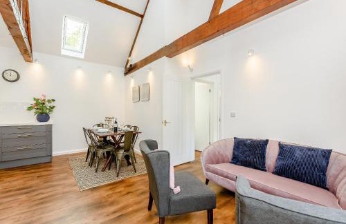 Tangmere Casa | The Lodge At Oldbury Barns