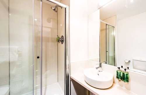 Perth Hotel | The Lodge At Perth Racecourse