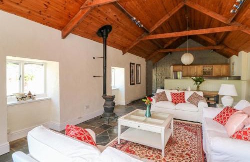 Knockaderry Cross Roads Casa | The Lodge at Raheengraney House