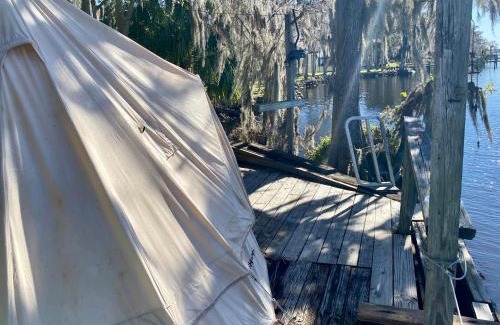 Seville Otro | The Lodge at Runaway Bay
