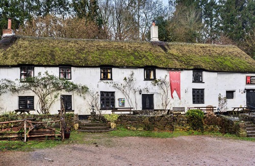 Trusham Casa | The Lodge at The Cridford Inn by Interhome