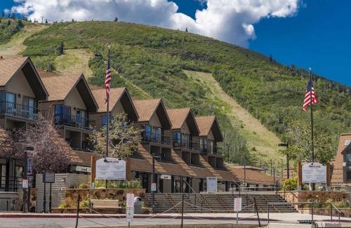 North Park City Cabina | The Lodge at the Mountain Village by All Seasons Resort Lodging