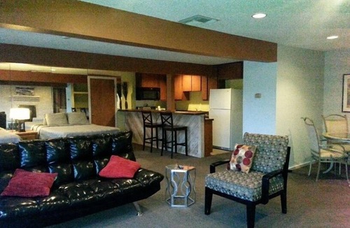 Canyon Lake Hotel | The Lodge at Turkey Cove