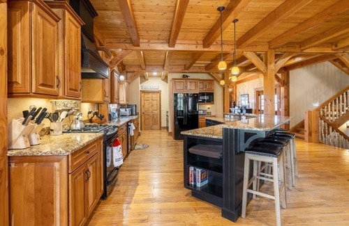 Foscoe Casa | The Lodge at Twin Rivers--- Two Outdoor Fire-Pits, Large open area for 16 guests, Hot Tub, Pet Fr...