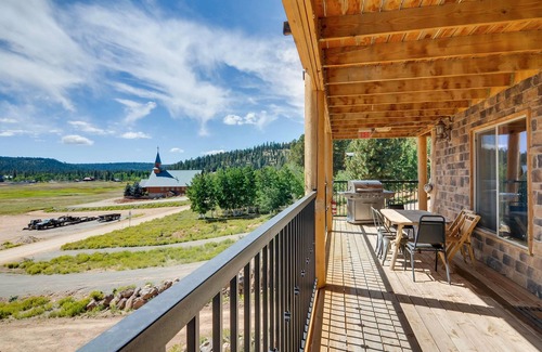 Meadow View Heights Apartamento | The Lodge at Duck Creek: BEAR'S DEN SUITE