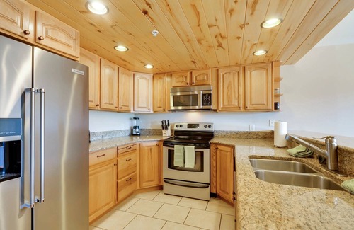 Meadow View Heights Apartamento | The Lodge at Duck Creek: PACK SUITE DE LOBO