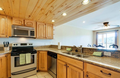 Meadow View Heights Apartamento | The Lodge at Duck Creek: PACK SUITE DE LOBO