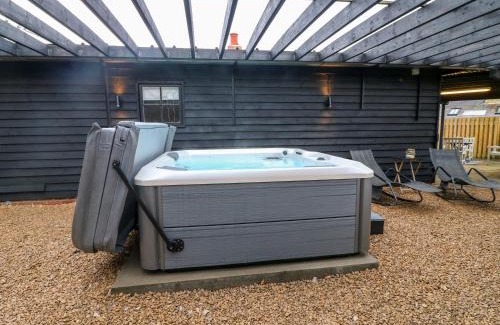 Milford Casa | The Lodge at Wildersley Farm
