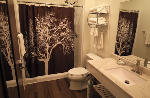 Danielsville Cabina | The Lodge at Woodstone Country Club