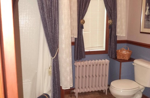 Wainfleet Casa | The Lodge @Bracewood Cottages