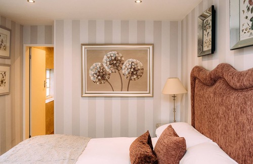 Clitheroe Cabaña | THE LODGE, family friendly in Waddington