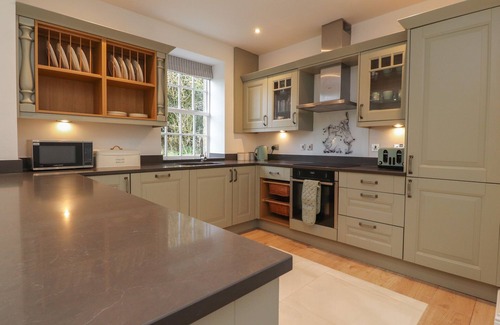 Lancaster Cabaña | THE LODGE HOUSE, character holiday cottage, with a garden in Galgate