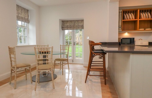 Lancaster Cabaña | THE LODGE HOUSE, character holiday cottage, with a garden in Galgate