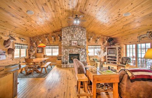 Putnam County Casa | The Lodge in Powersville with Game Room and Fire Pit