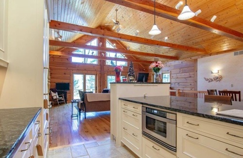Minocqua Casa | The lodge on Big crawling stone lake