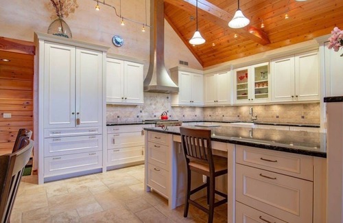 Minocqua Casa | The lodge on Big crawling stone lake