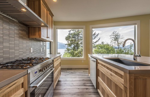 Harrison Hot Springs Cabina | The Lodge on Harrison Lake