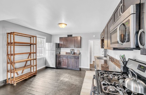 Middlebury Casa | The Loft 3BR Apartment with Scenic Deck