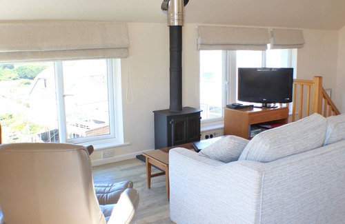 Polzeath Apartamento | The Loft - a converted duplex a 3 minute walk to Polzeath Beach! Sleeps 4 guests in 2 bedrooms