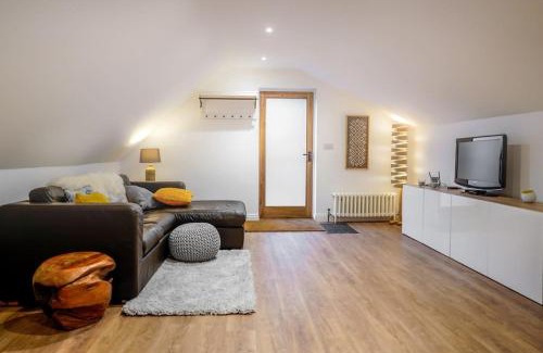 Kingsbridge Casa | The Loft Apartment @ Lower Coombe Royal
